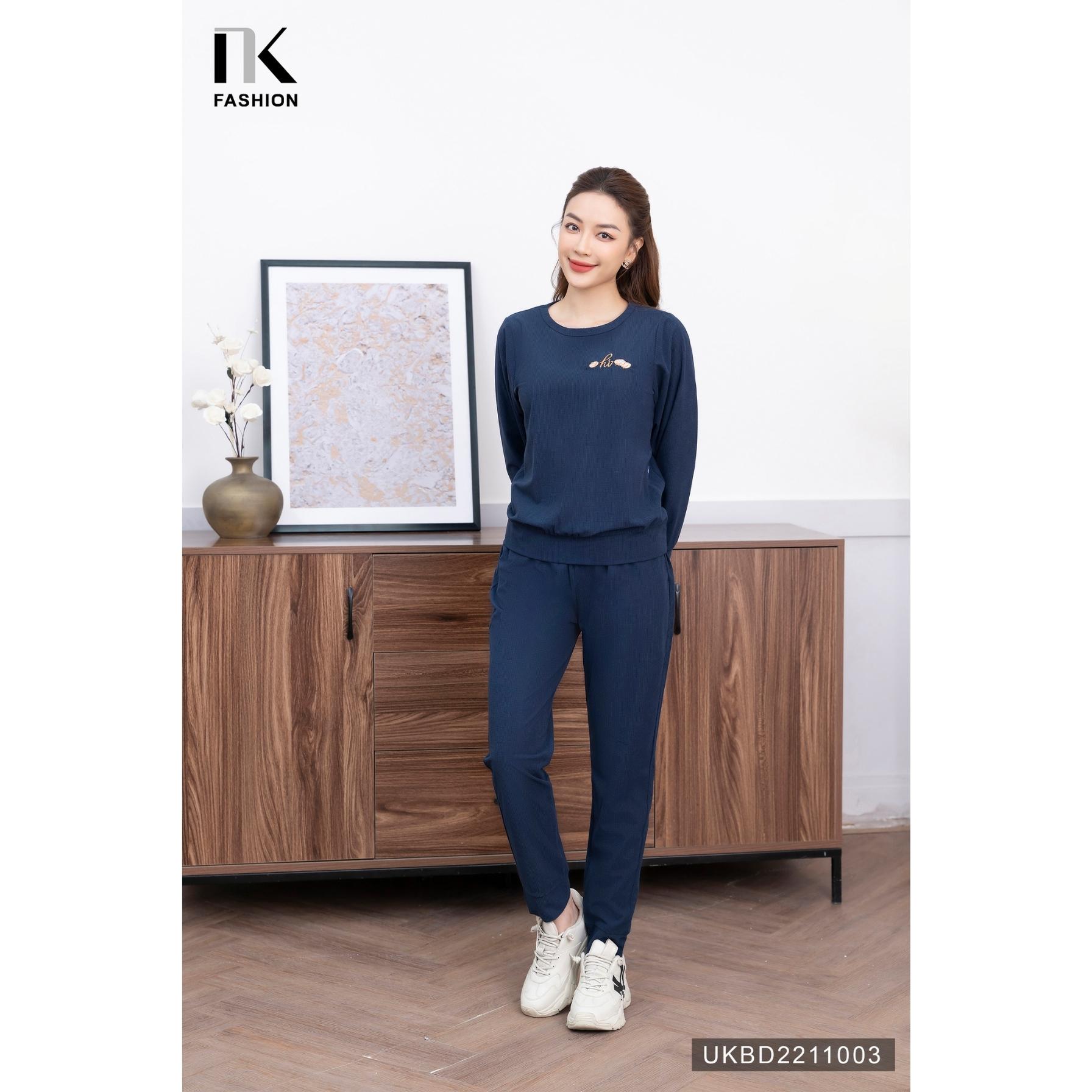 Bộ Đồ Thể Thao Nữ NK FASHION Thêu Ngực Thiết Kế Bo Gấu Chất Liệu Vải Nhập Hàn Cao Cấp UKBD2211003