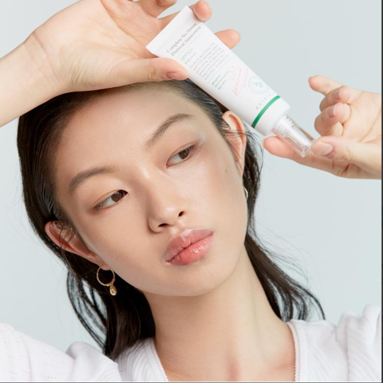 Kem chống nắng ngải cứu AXIS-Y Complete No-Stress Physical Sunscreen Hàn Quốc 50ml