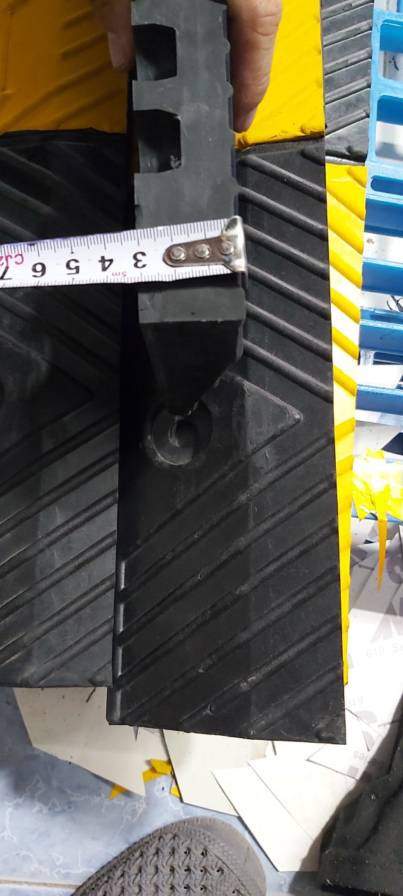 Tấm cao su cầu dốc cao 3 rộng 10 dài 50cm