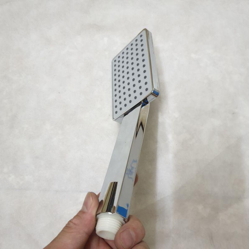 Bát sen vuông chữ nhật sáng bóng.