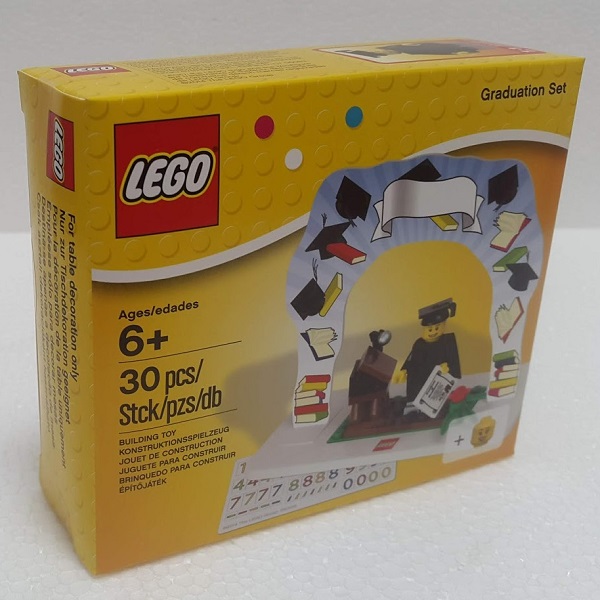 Bộ lắp ráp Kỷ Niệm Ngày Tốt Nghiệp - LEGO 850935