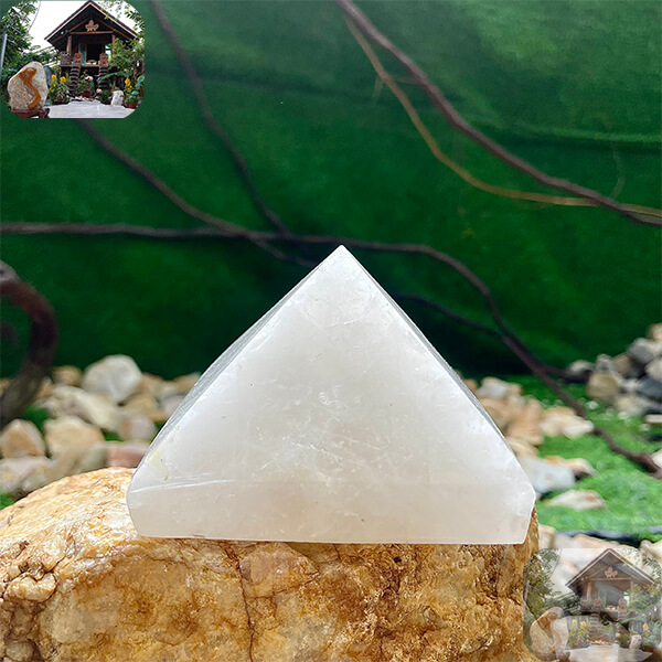Hình ảnh Kim tự tháp phong thủy NHA SAN T642 Vật phẩm mang lại may mắn, sức khỏe và tài lộc - 0.98 kg (7 x 10.2 cm)