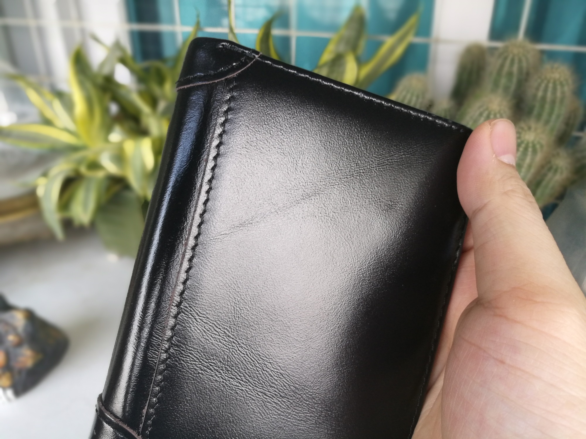 Ví nam da bò thật cao cấp màu đen sáng bóng VTC21-2019