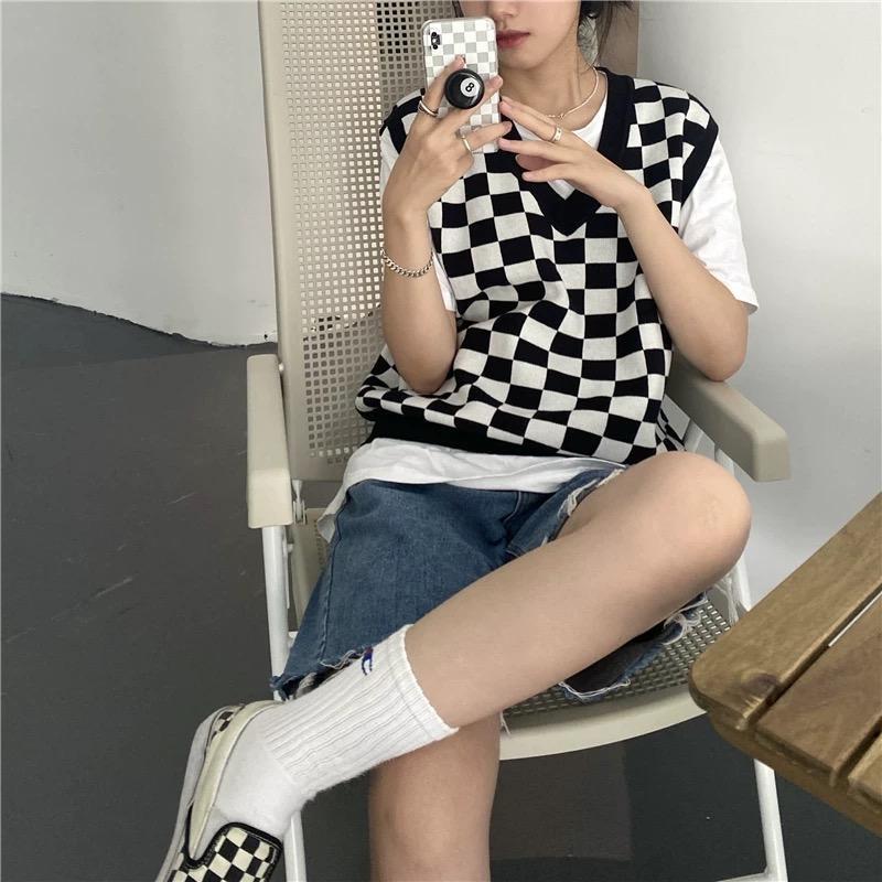 MS795 Áo gile len nữ kẻ caro cổ tim Hàn Quốc
