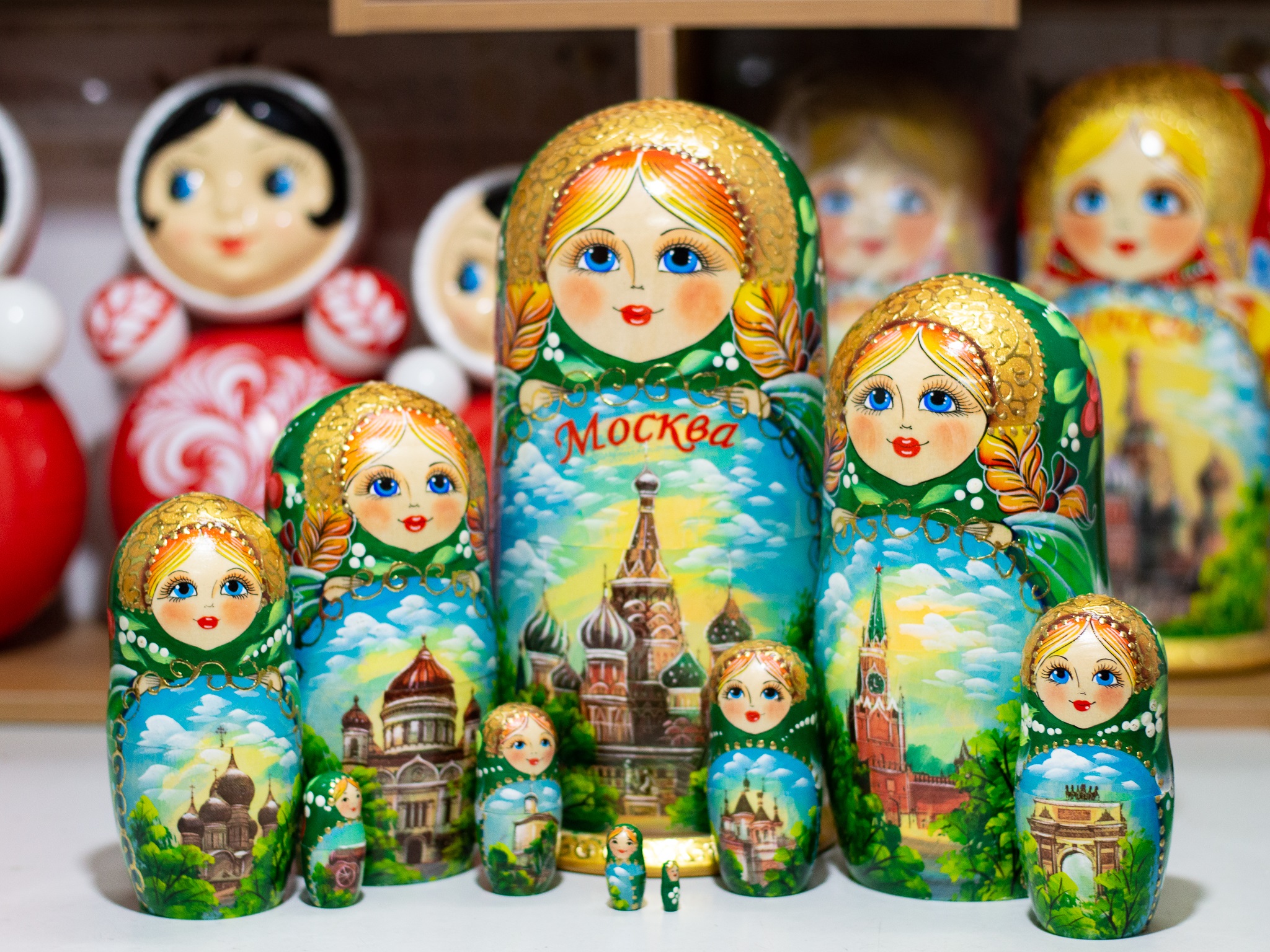 BỘ BÚP BÊ NGA MATRYOSHKA 10 LỚP SIE 26CM HOA VĂN "PHONG CẢNH MATXCOVA" NHIỀU MÀU