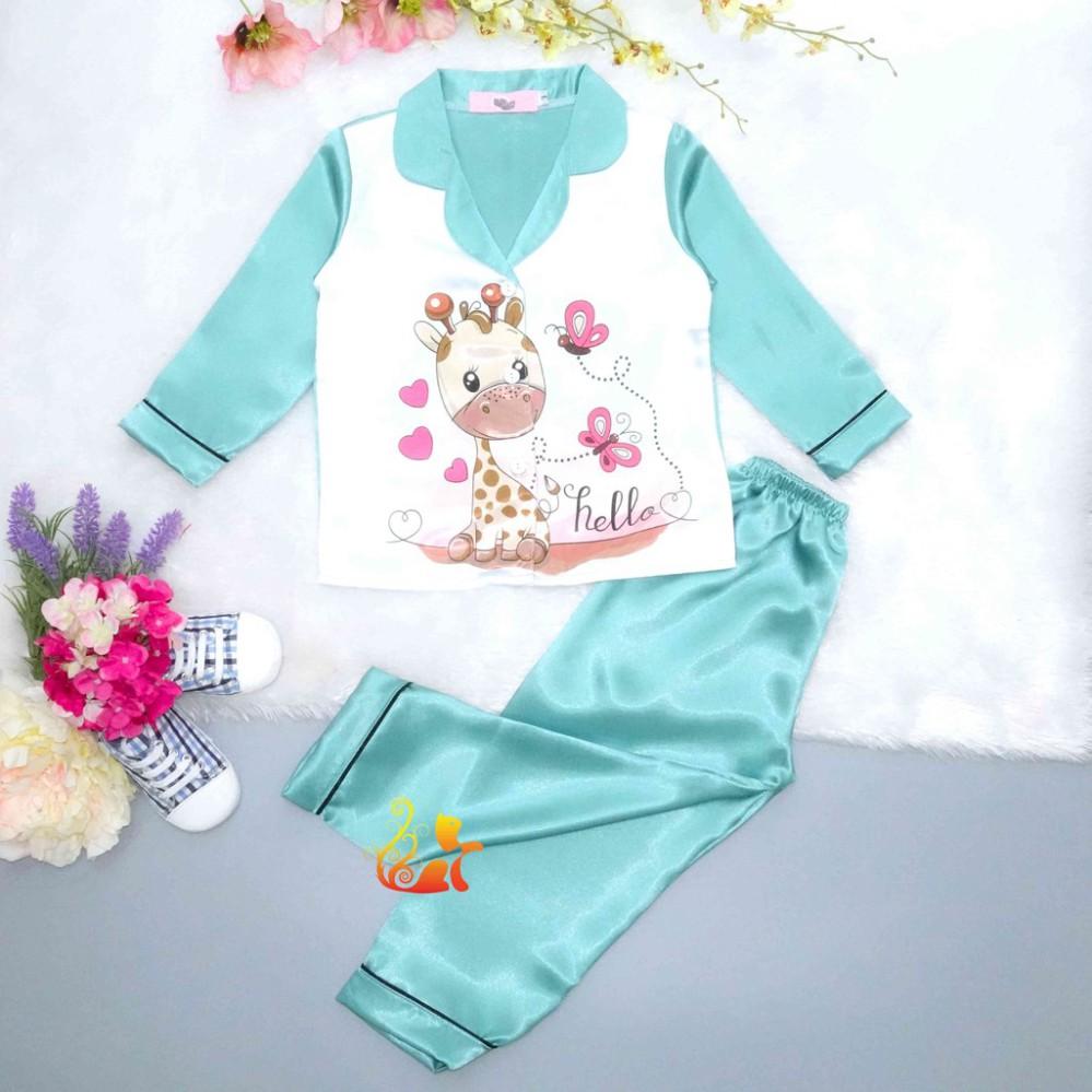 Bộ Đồ Pijama Phi Lụa &quot;Hình Hươu cao cổ&quot; Tay Dài Cho Bé - Từ 12kg - 42kg