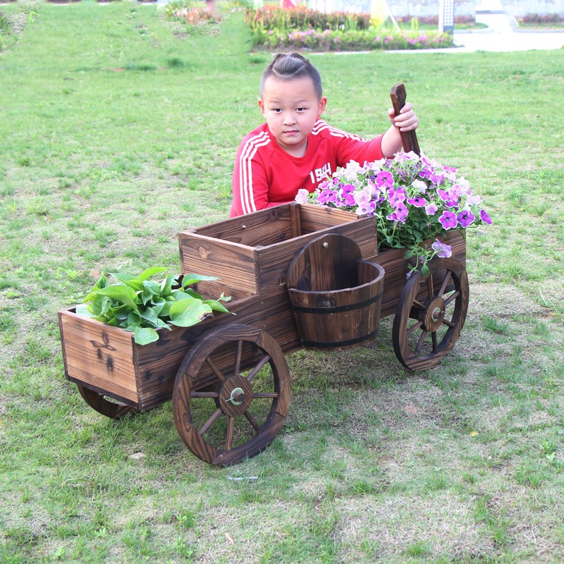 Kệ gỗ để chậu hoa cây cảnh trang trí nhà cửa sân vườn có bánh xe di chuyển tiện lợi kiểu dáng vintage cổ điển màu sắc tự nhiên, thân thiện với môi trường
