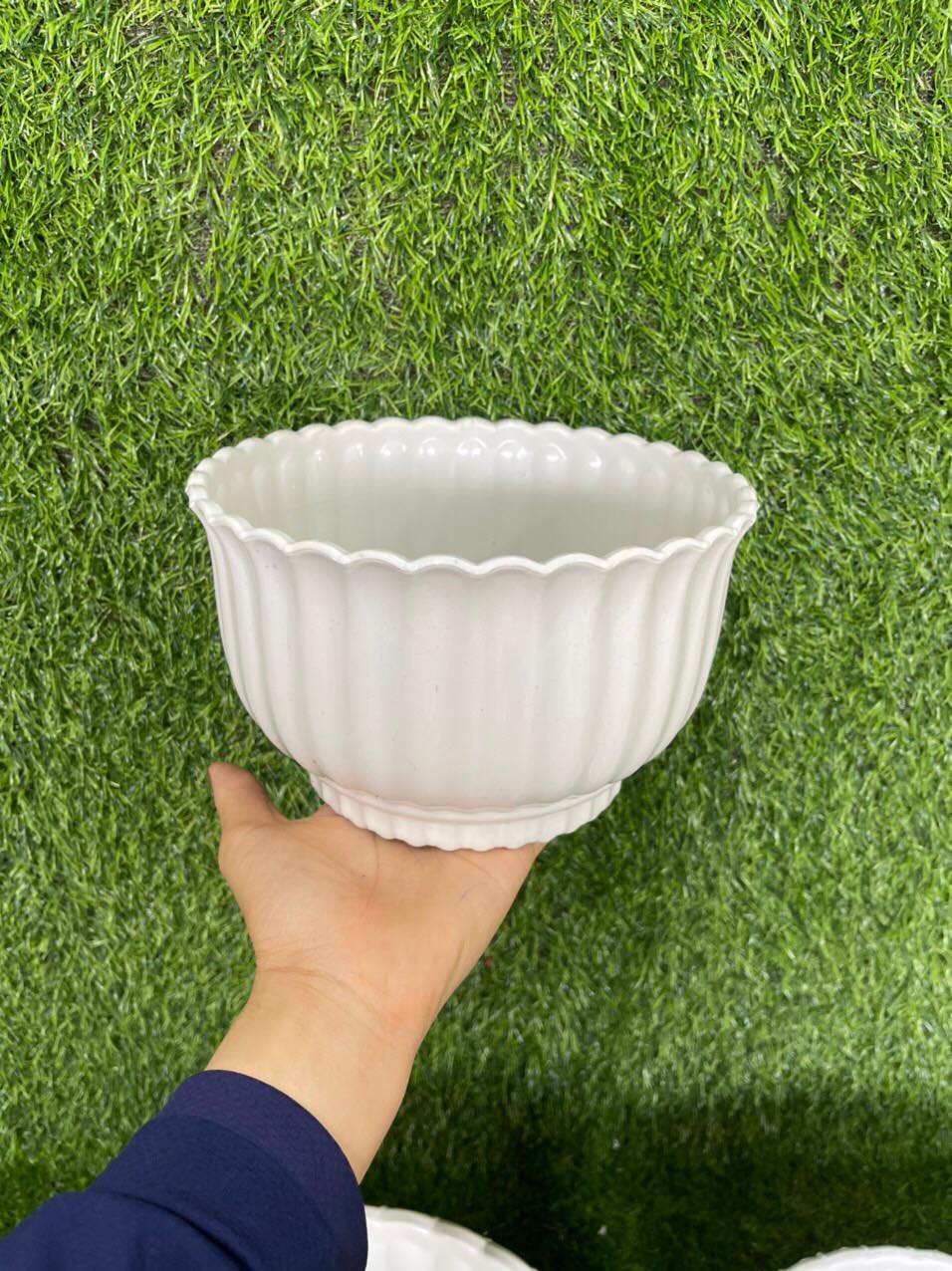 Chậu Nhựa Trồng Hoa Để Bàn Trắng Sọc Kt 24x14x16 cm