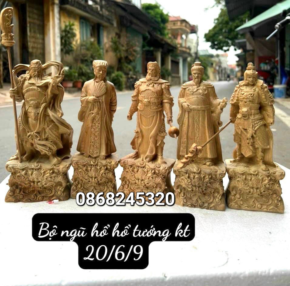 Bộ ngũ hổ tướng ,lưu bị ,khổng minh ,quan công ,trương phi ,triệu tử long gỗ bách xanh thơm nức kt cao 20×9×6cm