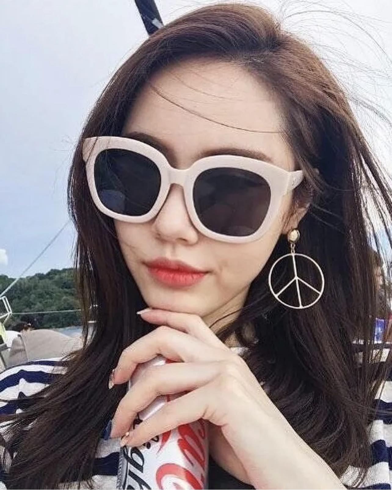 Kính mát nữ Mắt vuông bản dày chống nắng UV + Tặng phụ kiện Bao da cao cấp
