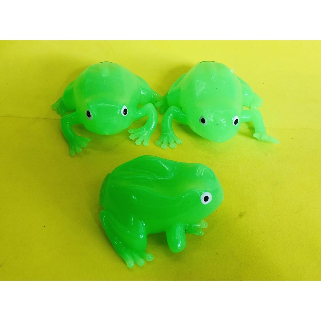 Gudetama ếch xanh