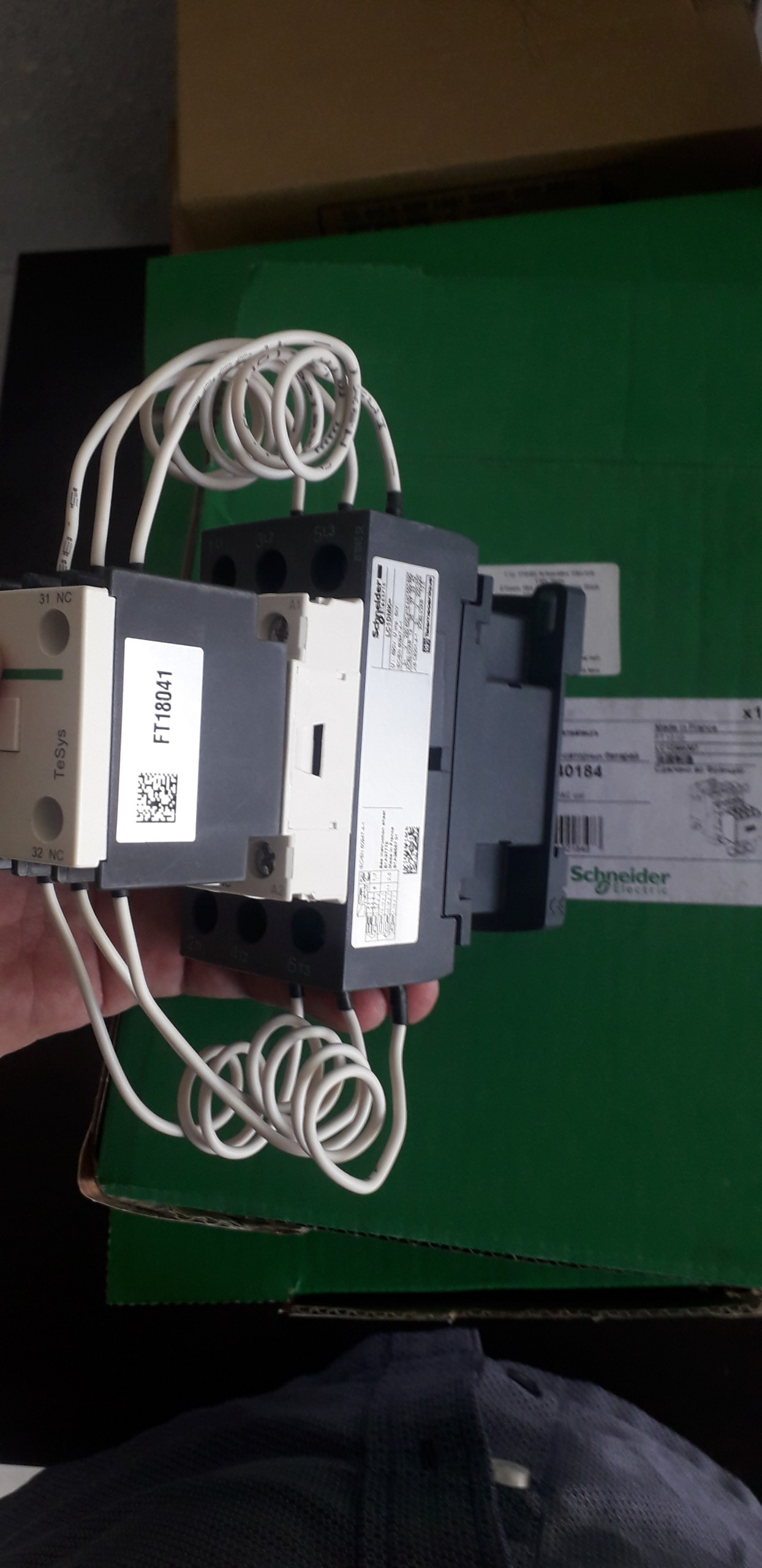 |CHÍNH HÃNG | Contactor tụ bù LC1DMKM7 25kVAR Schneider 400V-415V coil 220V