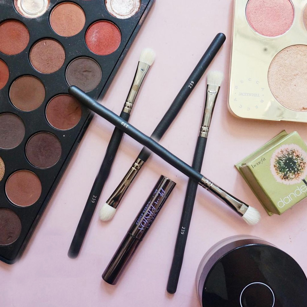 Cọ Tán Phấn Bầu Mắt P239