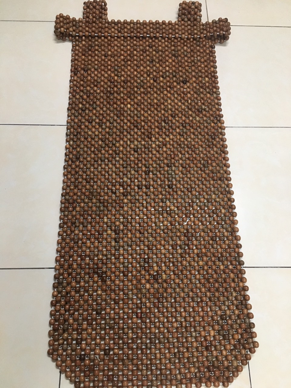 Đệm khoác ghế lái ô tô hạt gỗ hương loại 1,2cm .