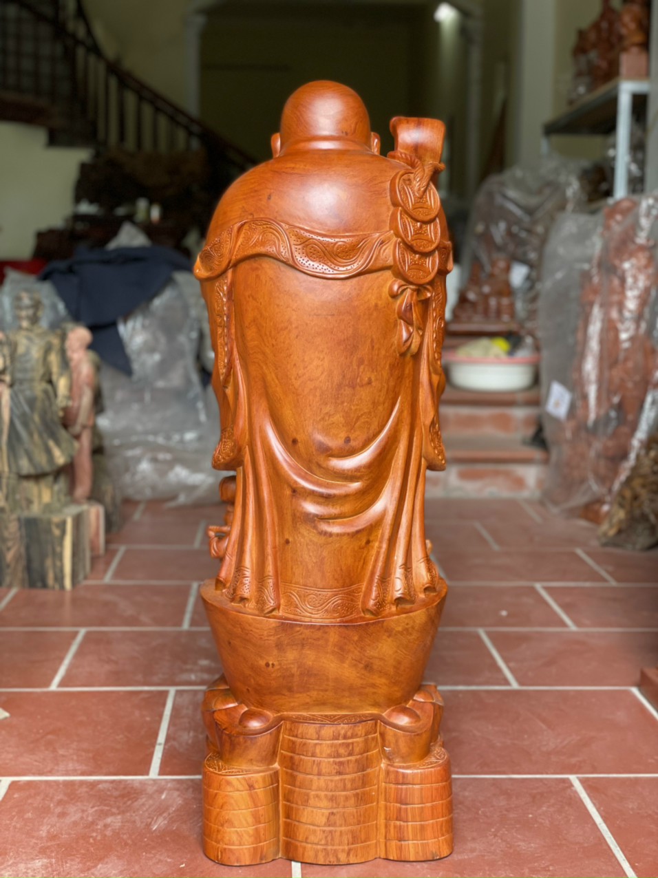 Tượng phật di lặc chúc phúc hoan hỷ bằng gỗ hương đá liền khối kt cao 100×34×30cm