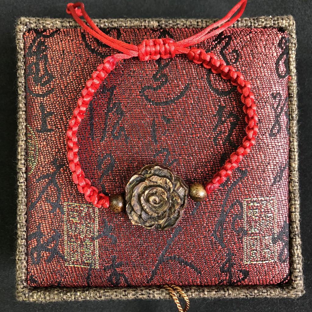 VÒNG TAY CHỈ ĐỎ MIX CHARM TRẦM HƯƠNG - TÙY CHỌN CHARM - LINH MỘC HƯƠNG