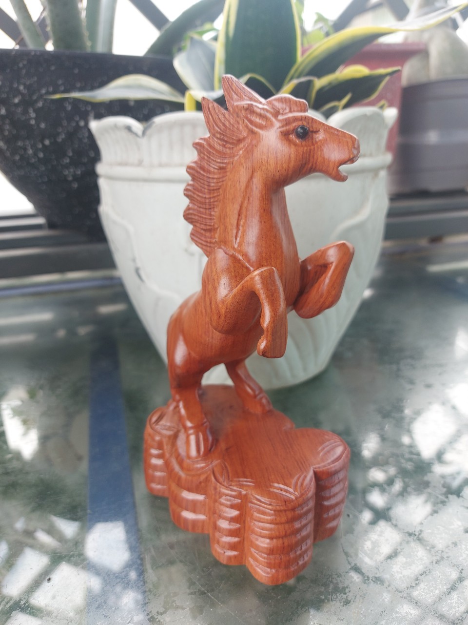 Tượng con ngựa gỗ hương nguyên khối cao 20cm