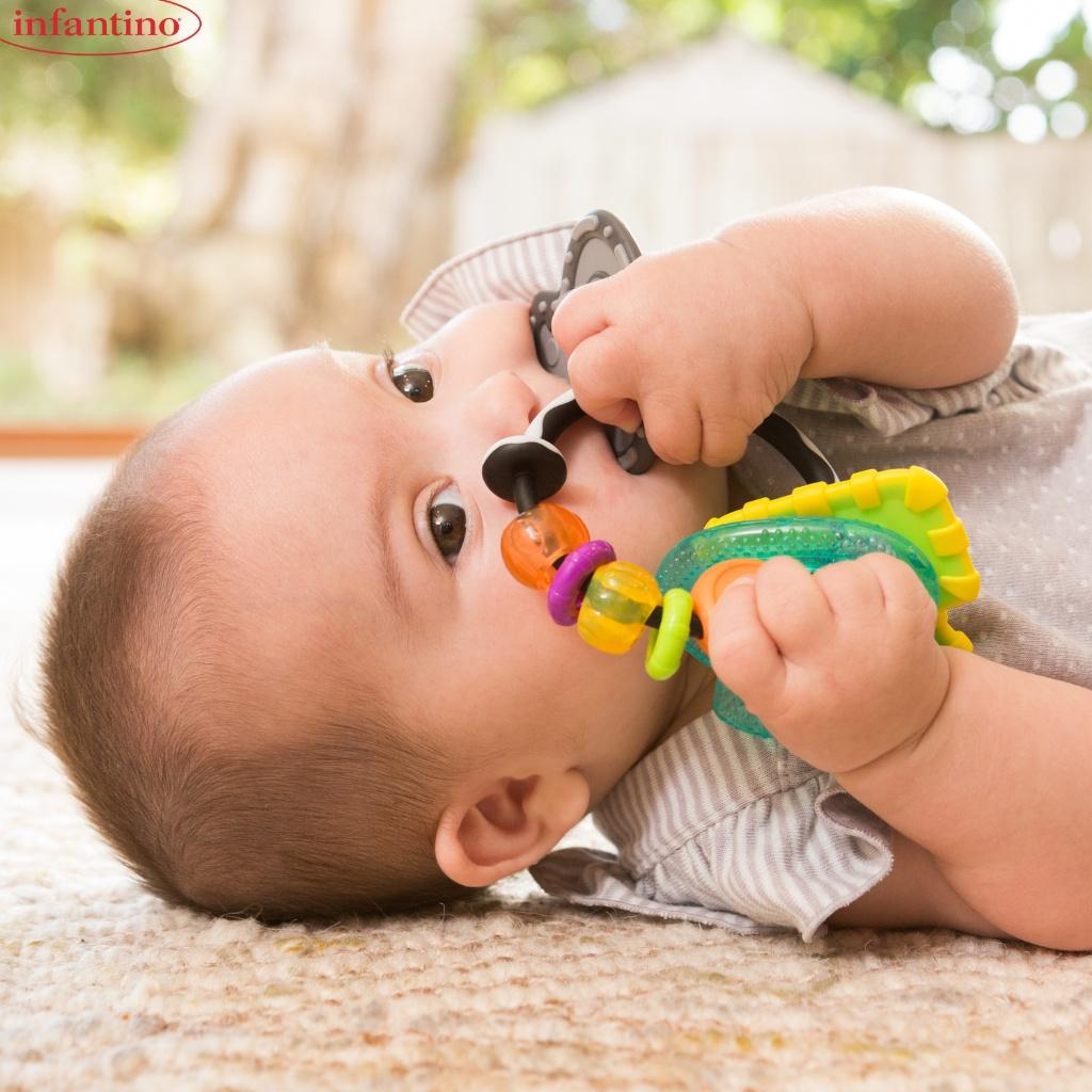 Gặm Nướu Hình Chùm Chìa Khoá INFANTINO Cool &amp; Chew Teether Keys Dành Cho Bé Trong Thời Kỳ Mọc Răng Bằng Nhựa ABC Cao Cấp