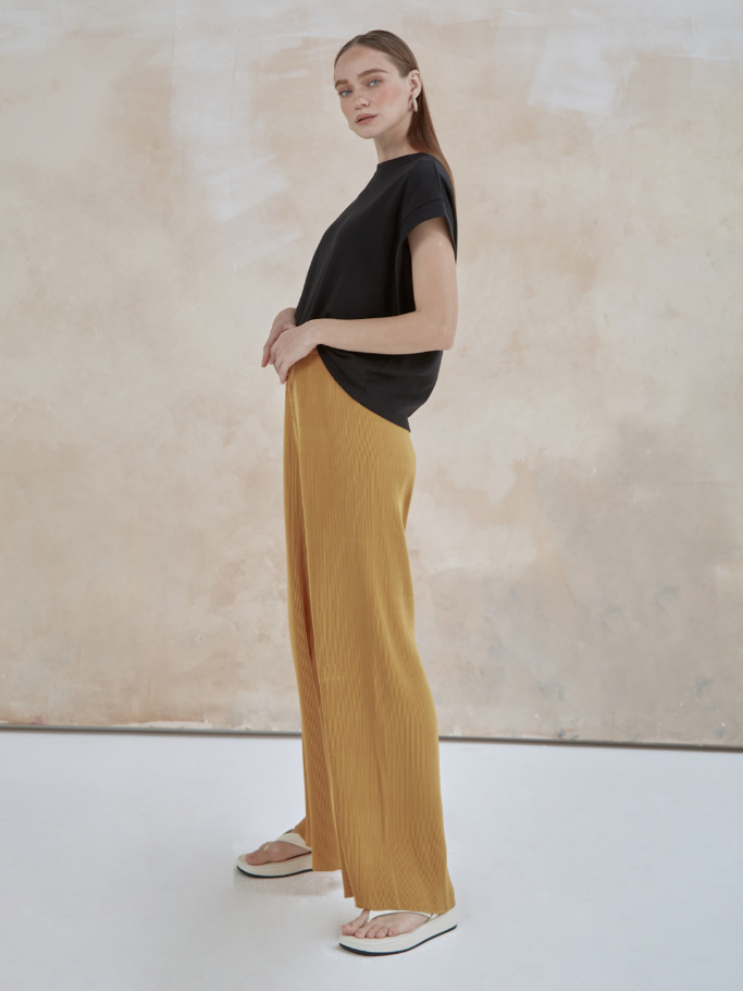 COCO SIN - Áo Thun Đen Tay Cánh Dơi