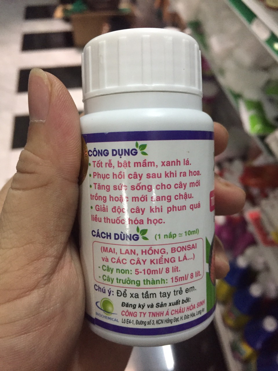 Phân bón sinh học AMIGREEN Kích rễ, kích mầm, giải độc cây - Chai 100ml - Ami Green Tốt rễ, bật mầm, xanh lá cây trồng