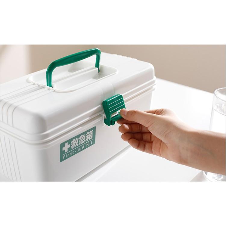 Hộp đựng thuốc và dụng cụ y tế