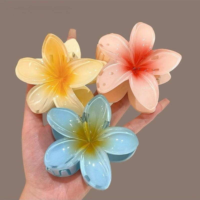 Kẹp tóc hoa sứ 7cm chất liệu nhựa phủ bóng, màu sắc giao ngẫu nhiên- hàng chính hãng