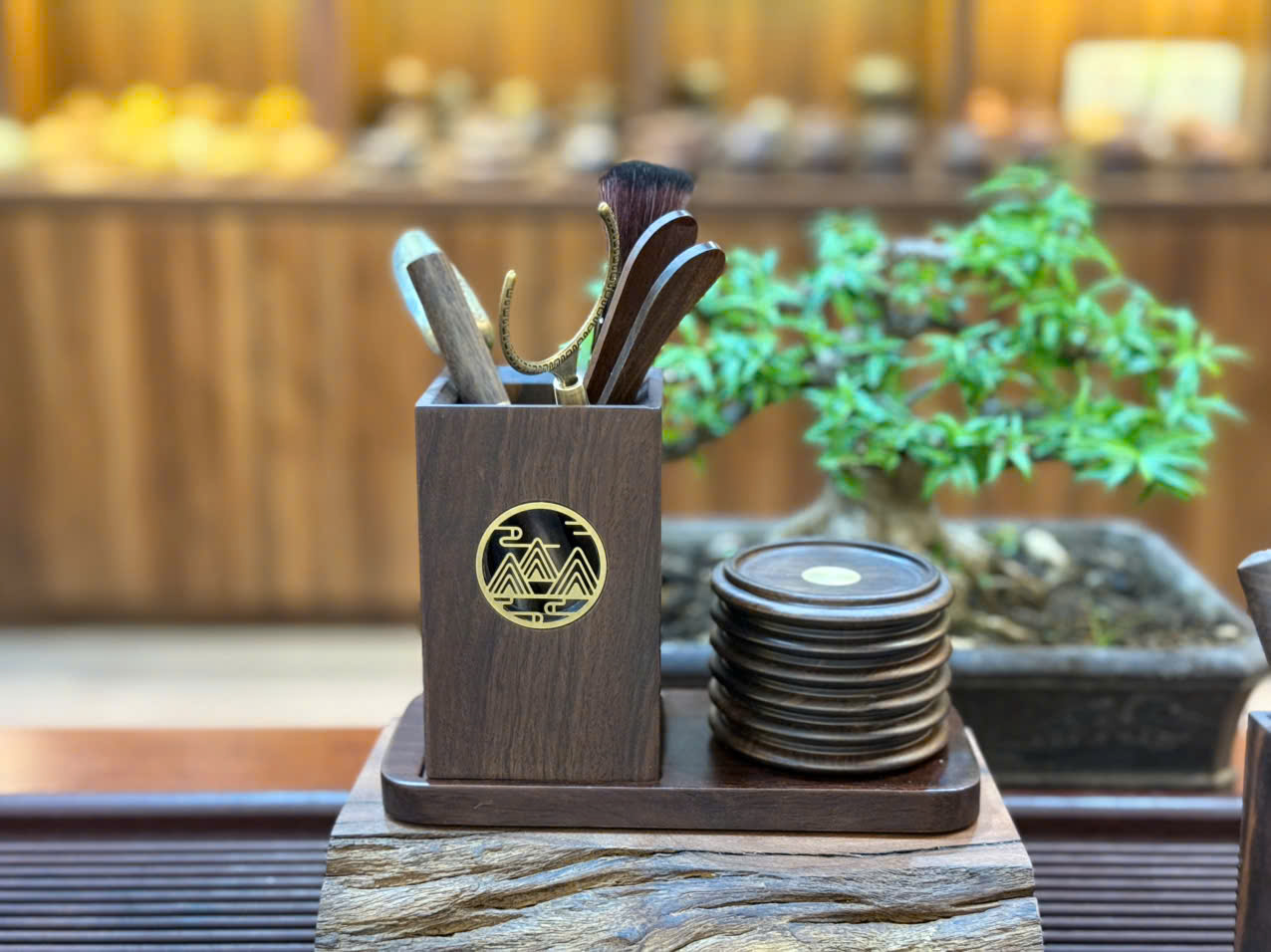 BỘ TRÀ CỤ DÁNG VUÔNG ĐI KÈM LÓT LY LÕI ĐỒNG - 7 CHI TIẾT - CHẤT LIỆU GỖ MUN BỀN BỈ
