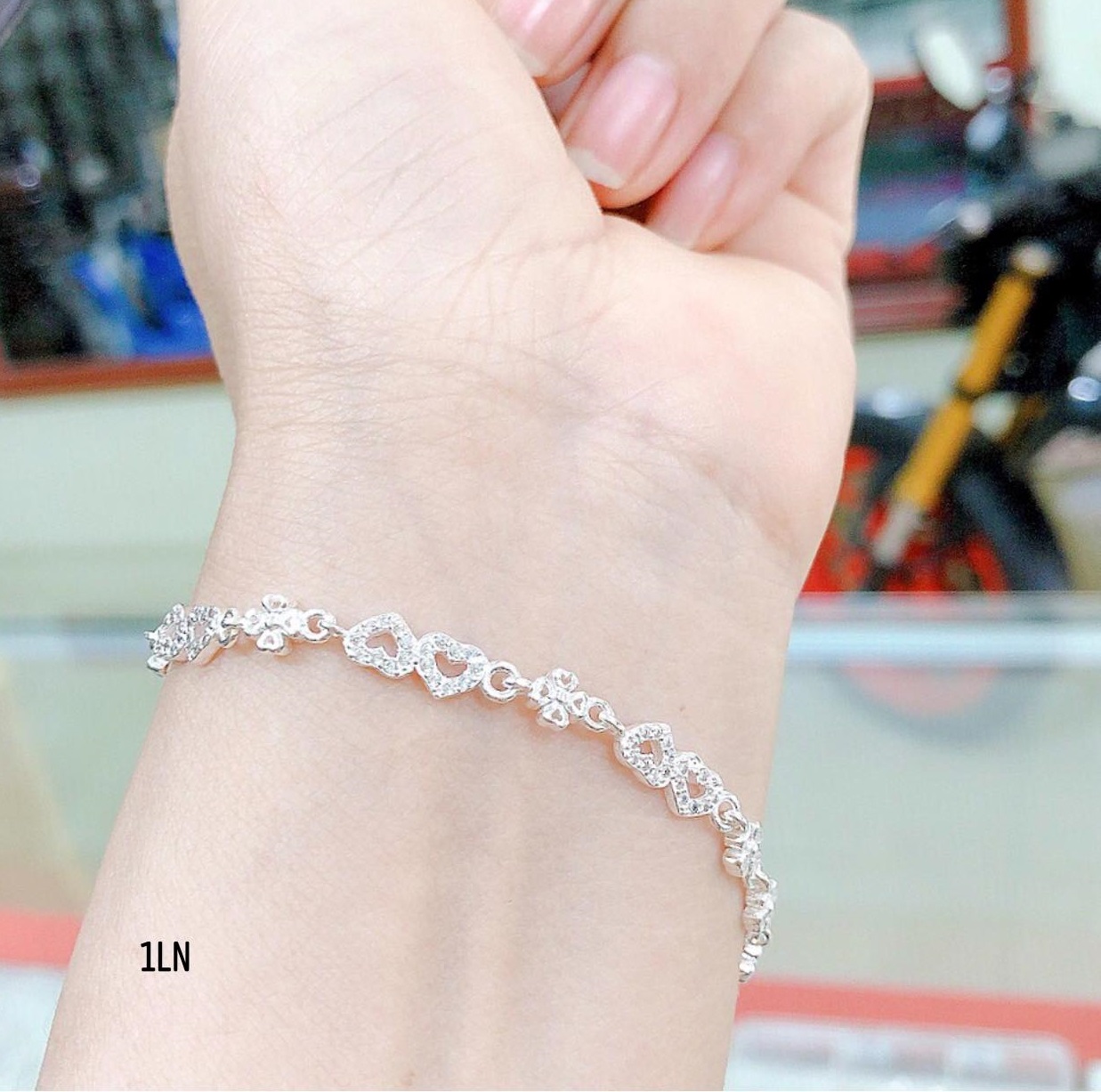 Lắc tay nữ thời trang chất liệu bằng bạc s925 MS015t