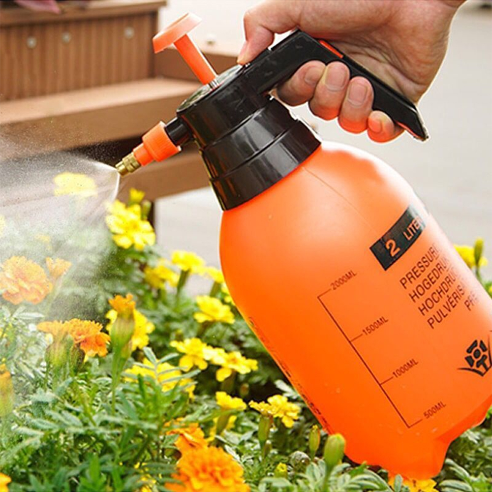 Bình Xịt Phun Sương 2L. Thân Hộp Nhựa Siêu Nhẹ, Siêu Chịu Lực, Siêu Dày. Áp suất phun nước mạnh phù hợp để Tưới cây, rửa, vệ sinh cho các phương tiện.