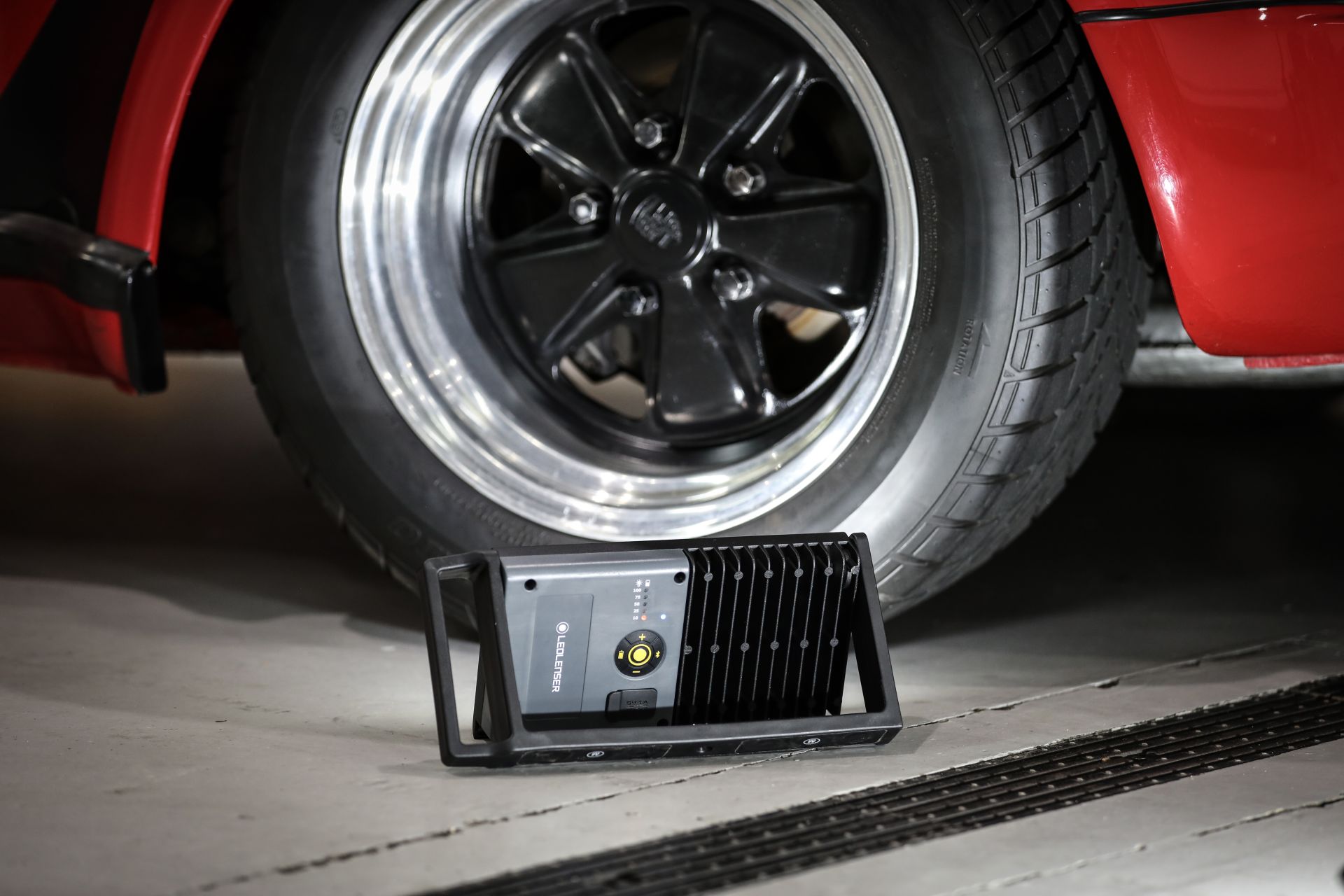 Đèn pin bluetooth Ledlenser iF8R