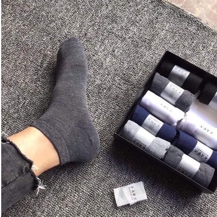 Combo 10 đôi tất cổ ngắn , vớ nam cao cấp , vải cotton giúp ôm sát chân ,chống mùi hôi chân , kháng khuẩn ,phù hợp tất cả các loại giày tạo cảm giác êm ái khi mang