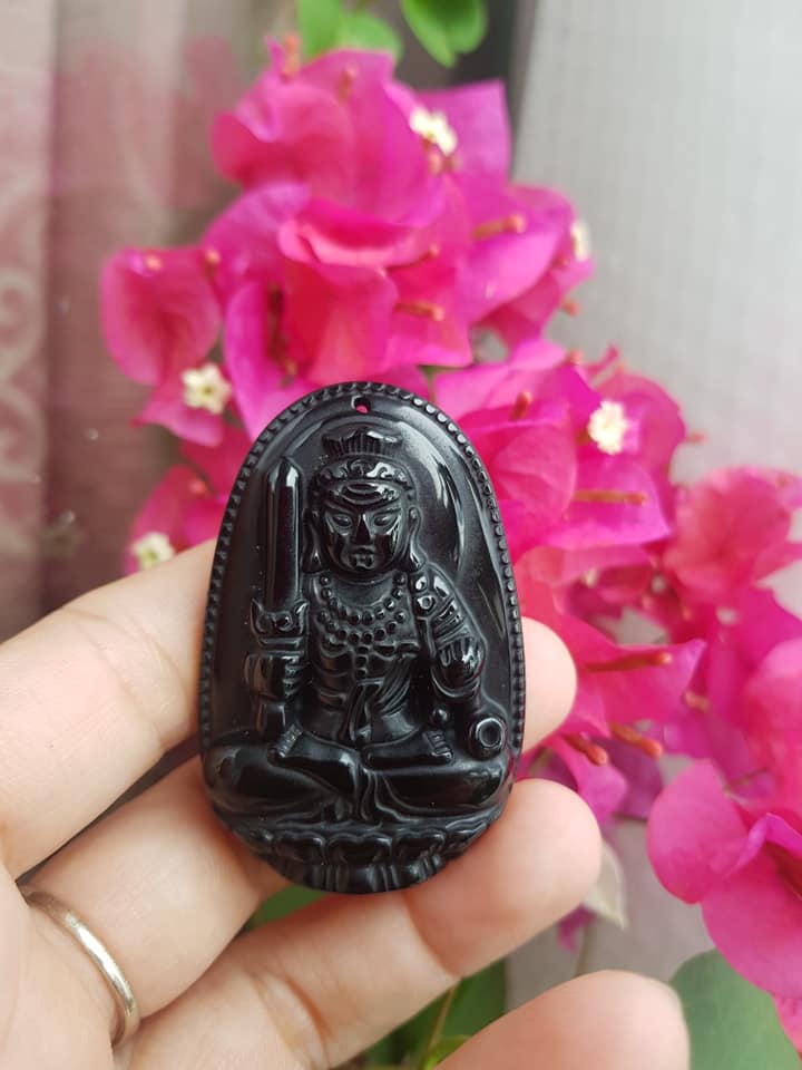 Mặt Dây Chuyền Bất Động Minh Vương Độ Mệnh Nam Tuổi DẬU  Chất liệu đá mã não đen Hợp Nam mệnh Thủy, mệnh Mộc  Size nam C53mm x N39mm x S11mm ạ