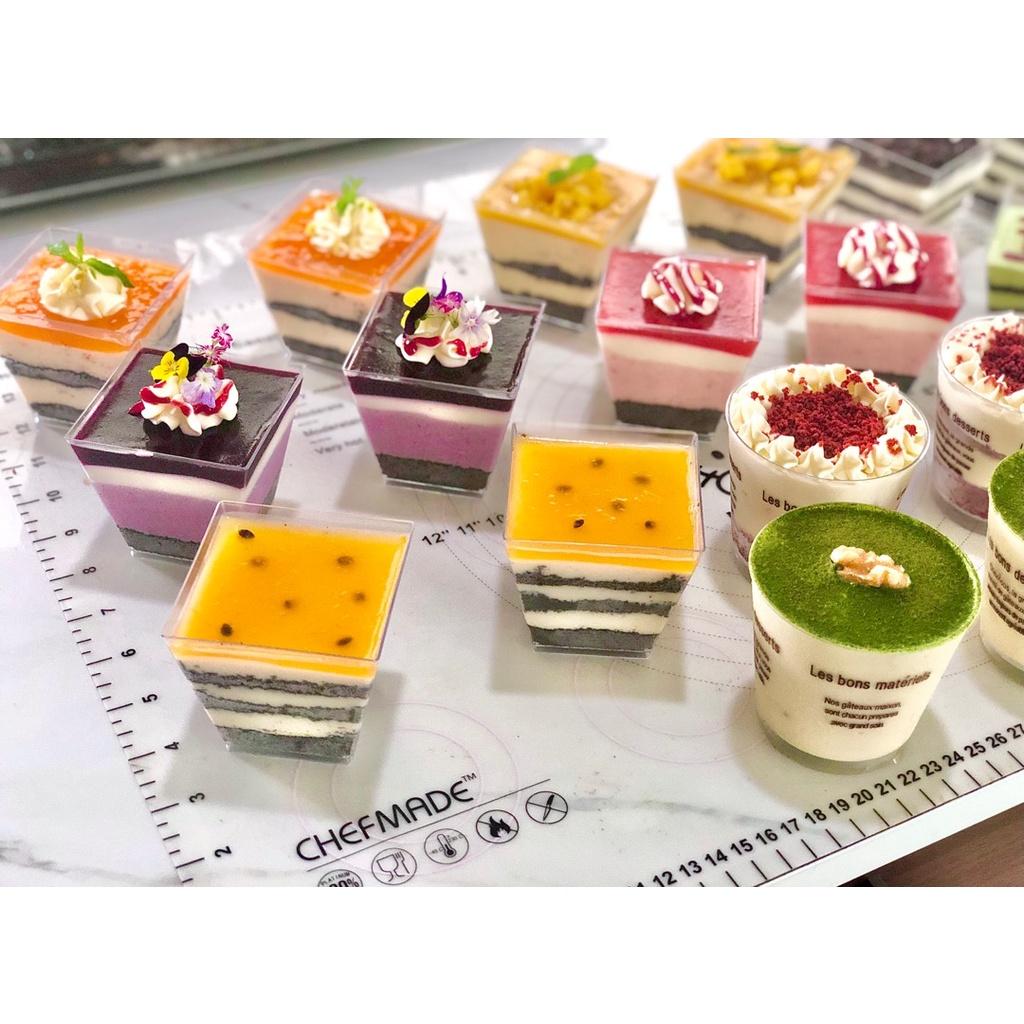 40 Ly vuông nắp cầu 7065 đựng tiramisu - panna cotta - bánh mousse