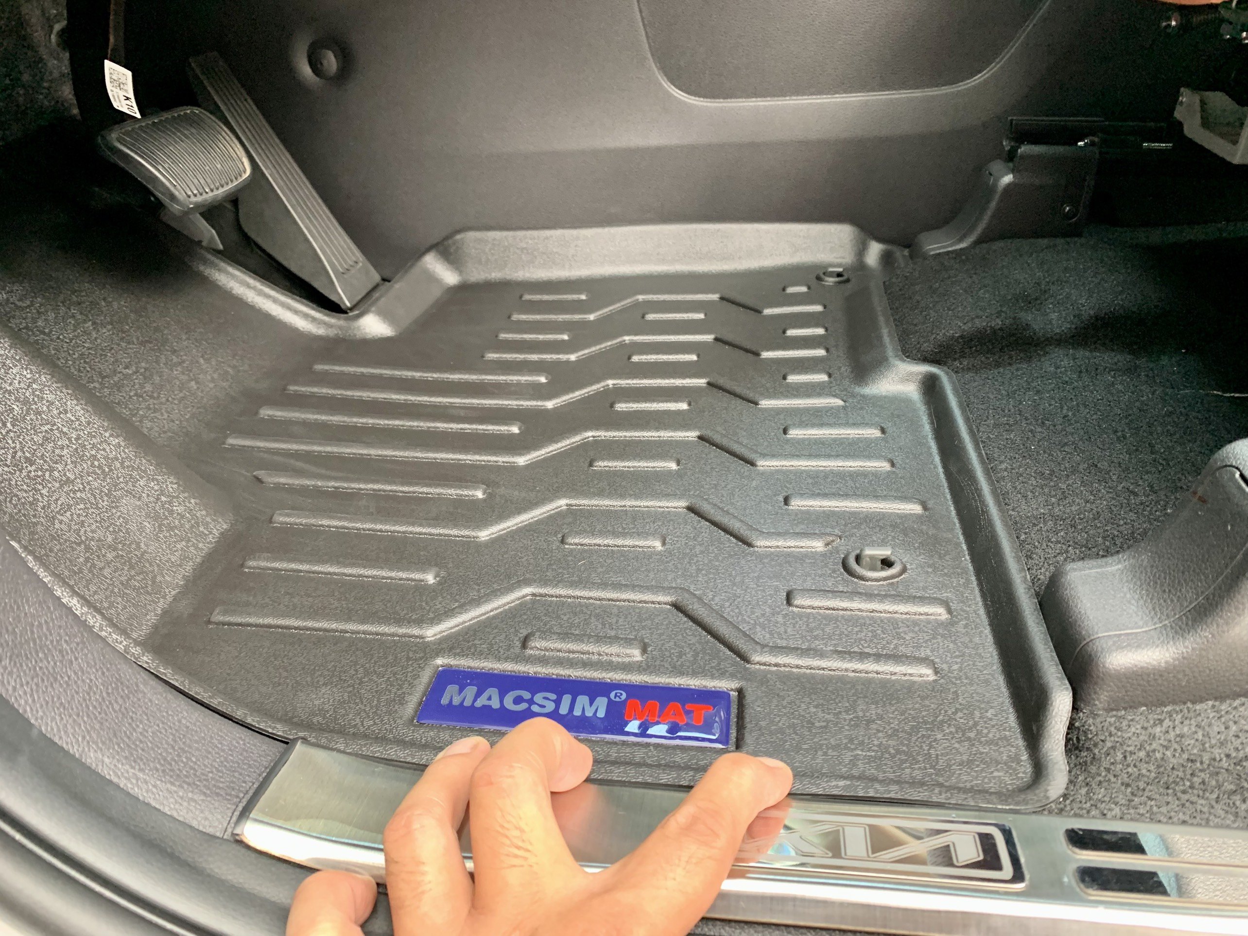 Thảm lót sàn xe ô tô Kia Carnival   Nhãn hiệu Macsim chất liệu nhựa TPV cao cấp màu đen