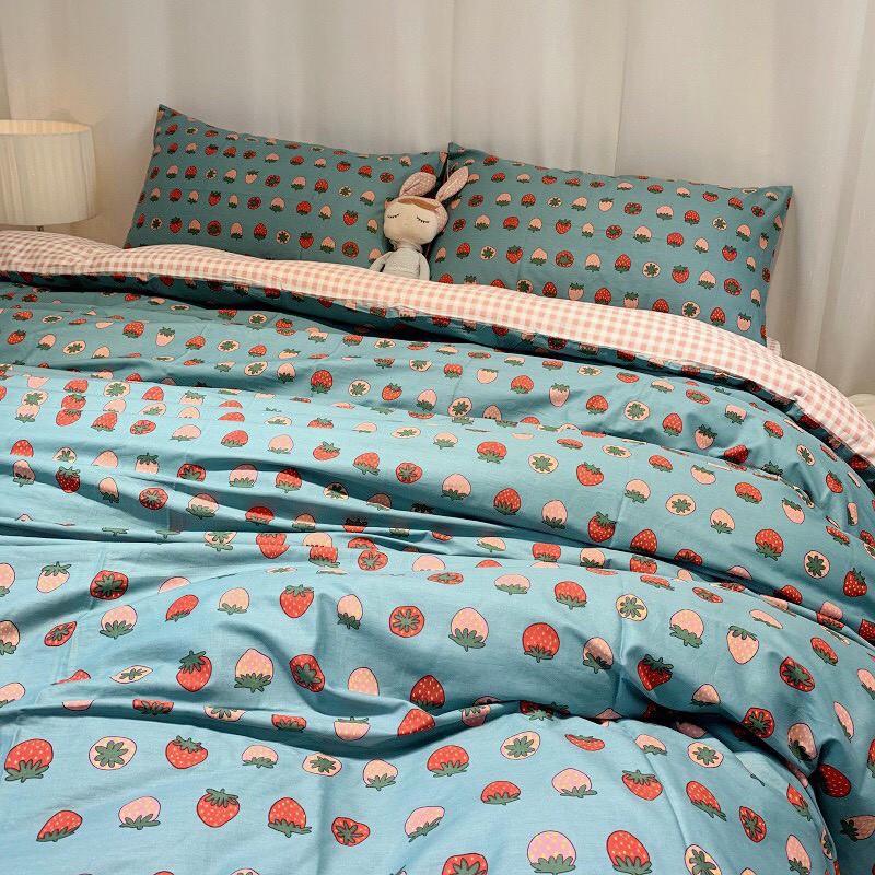 Bộ chăn ga Cotton Poly quả dâu mới - Hàng nhập khẩu