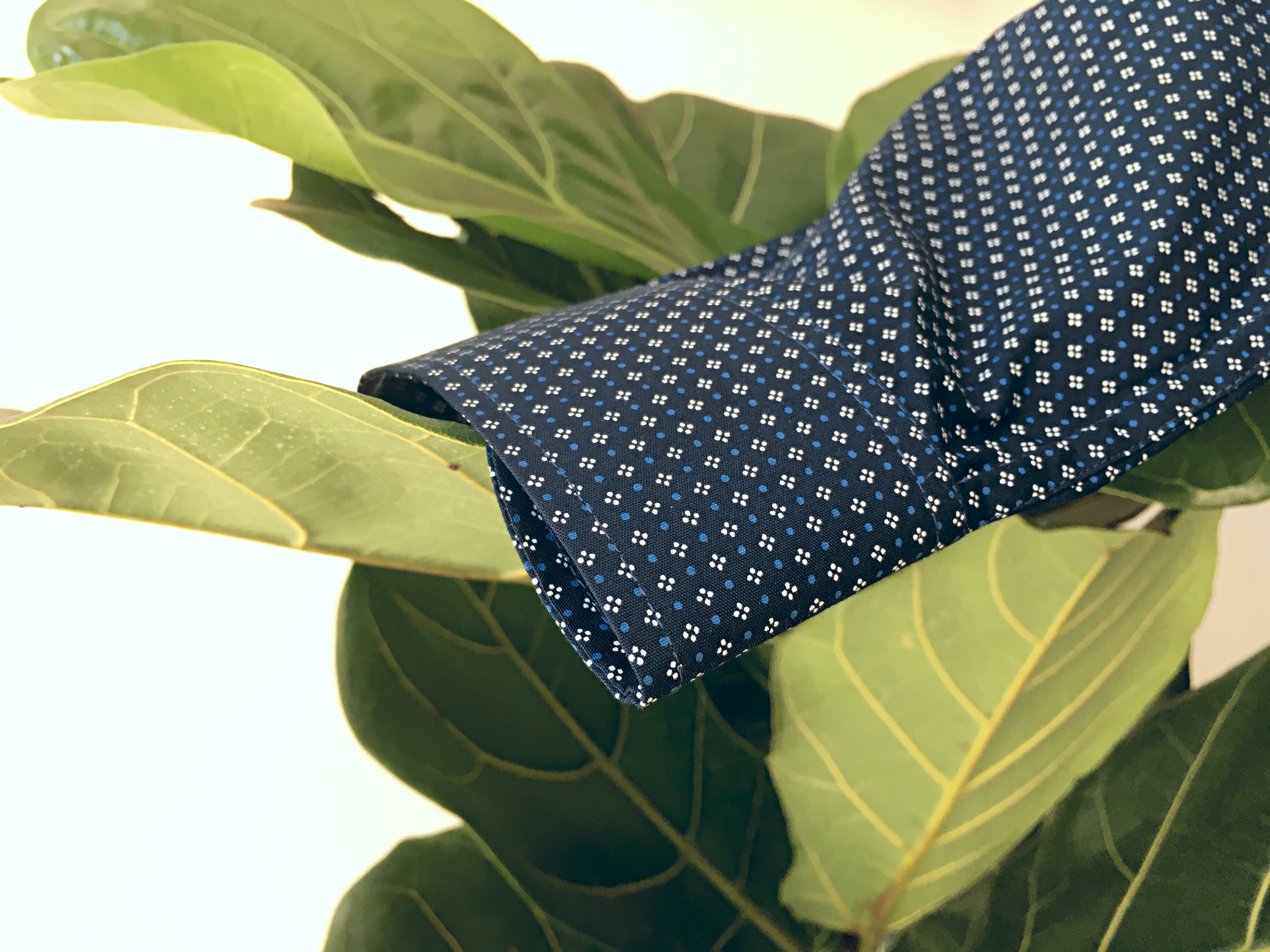 Áo sơ mi Nam dài tay hoạ tiết chấm nhỏ chất liệu cotton kate mềm,mịn, thoáng mát và  ít nhăn
