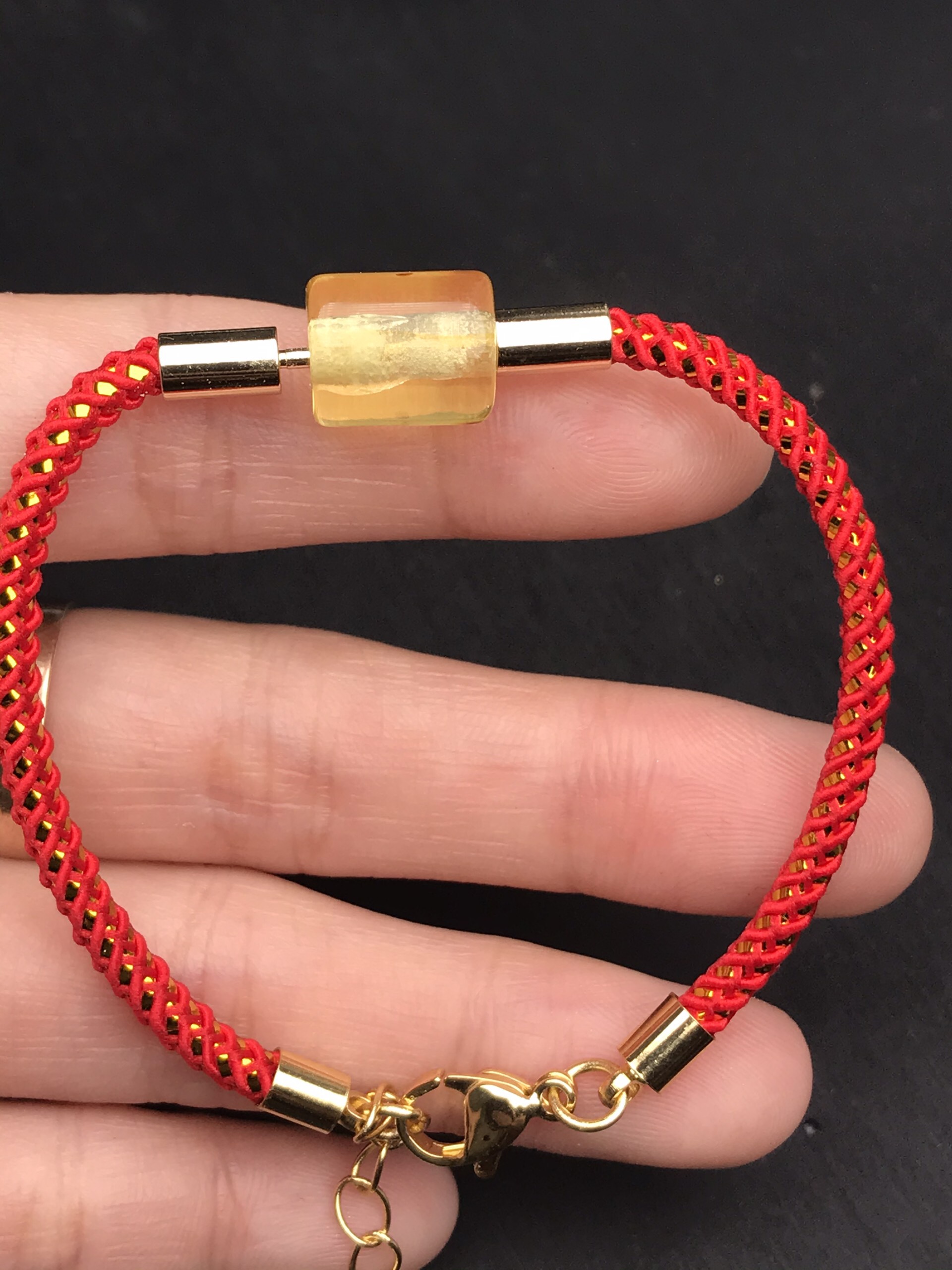 Vòng tay lu thống hổ phách 10 mm