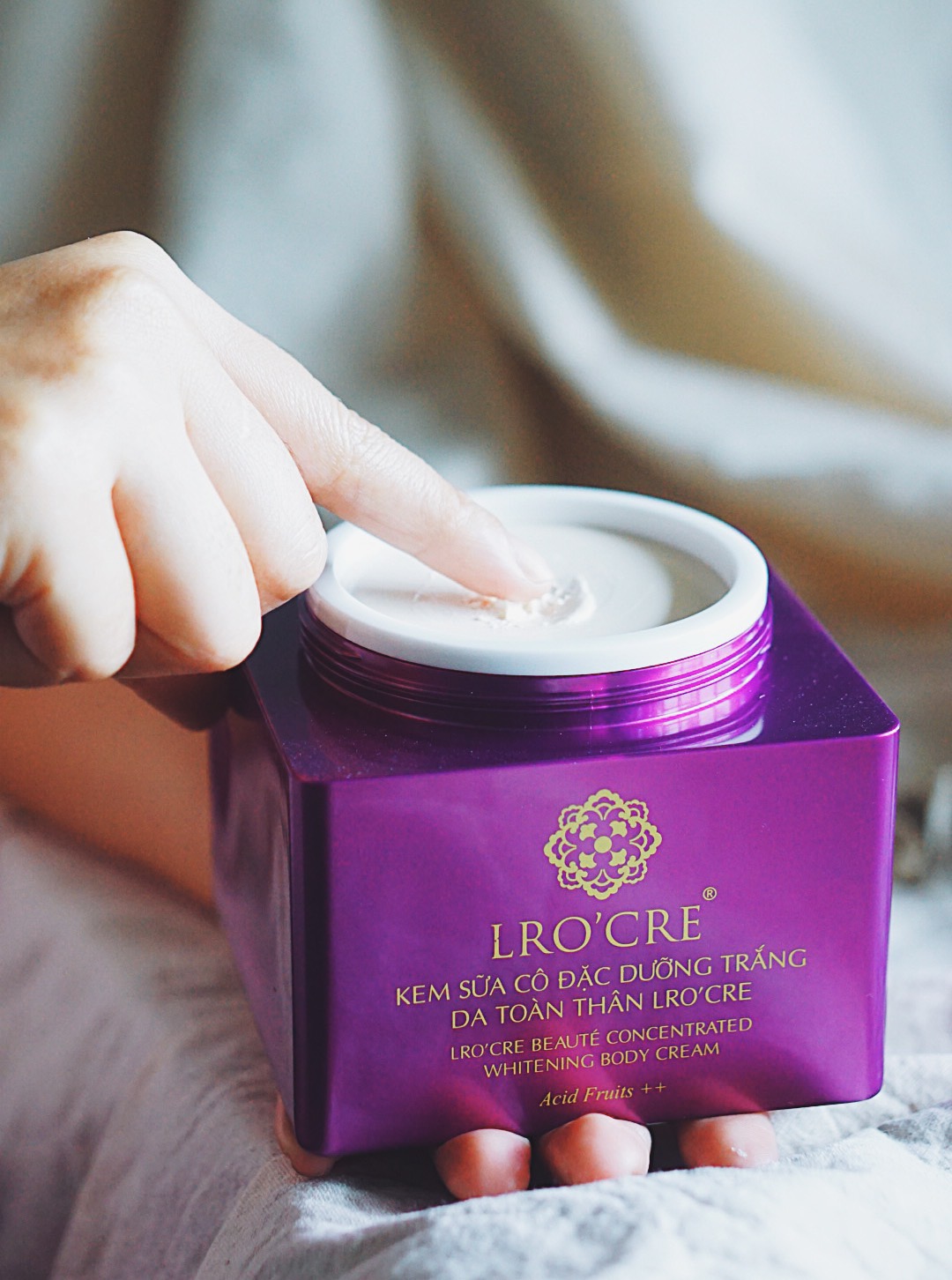 Kem sữa cô đặc dưỡng trắng lrocre