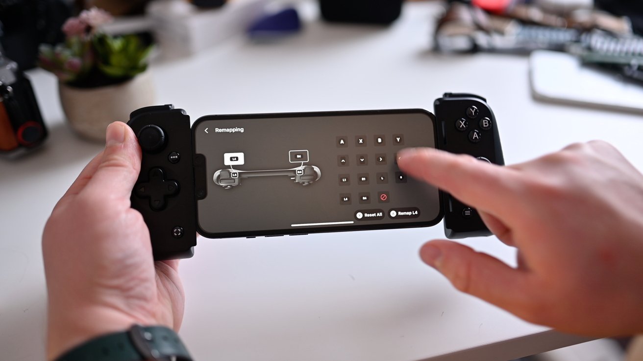 Tay cầm điện thoại Razer Kishi V2-Gaming Controller for iPhone