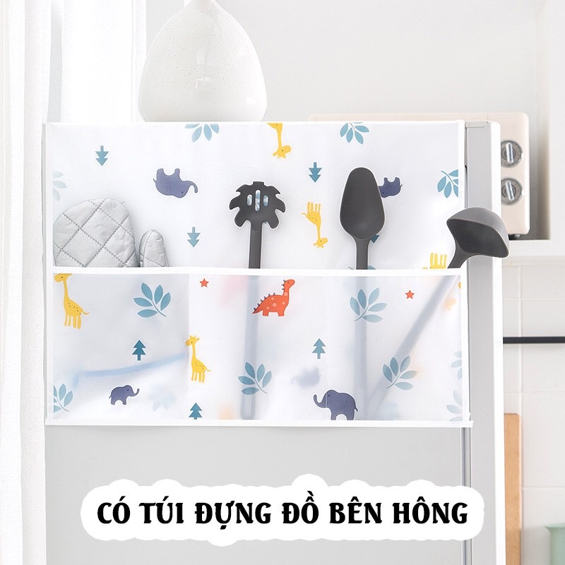 Tấm phủ tủ lạnh có túi 2 bên hông đựng đồ đa năng , vải nilon chống thấm , chống bụi , siêu bền , giúp bảo vệ nóc tủ lạnh luôn sạch sẽ và ngăn nắp 