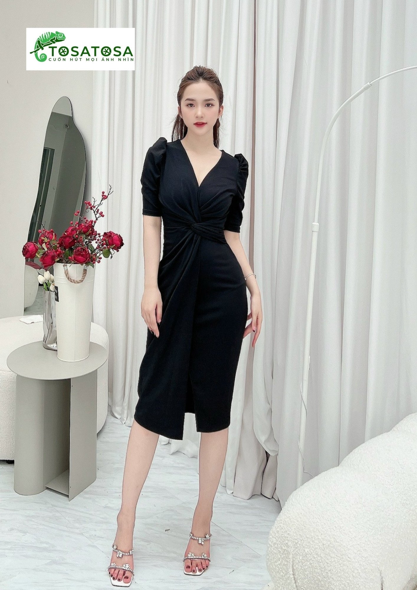 Váy Ôm Xoắn Eo Xẻ Gối Thiết Kế Vô Cùng Độc Đáo Tay Bồng Nhẹ Dịu Dàng Cổ Tim Tôn Lên Vòng 1 Quyến Rũ Mảnh Mai