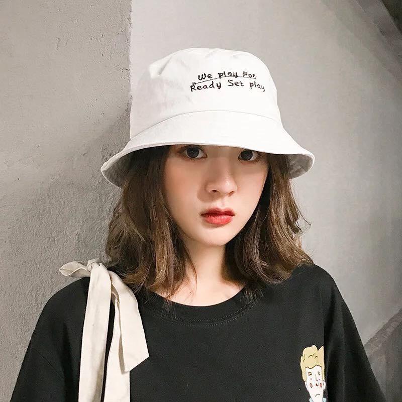 NÓN MŨ BUCKET ULZZANG MẢUKO THÊU CHỮ - CAMCAMVINTAGE