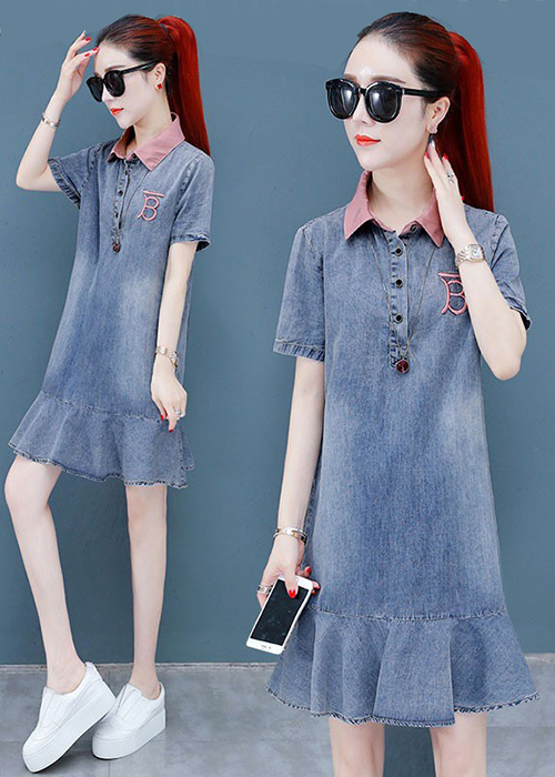 Đầm Jean Nữ Đuôi Cá Cổ Hồng Thêu Chữ Thời Trang