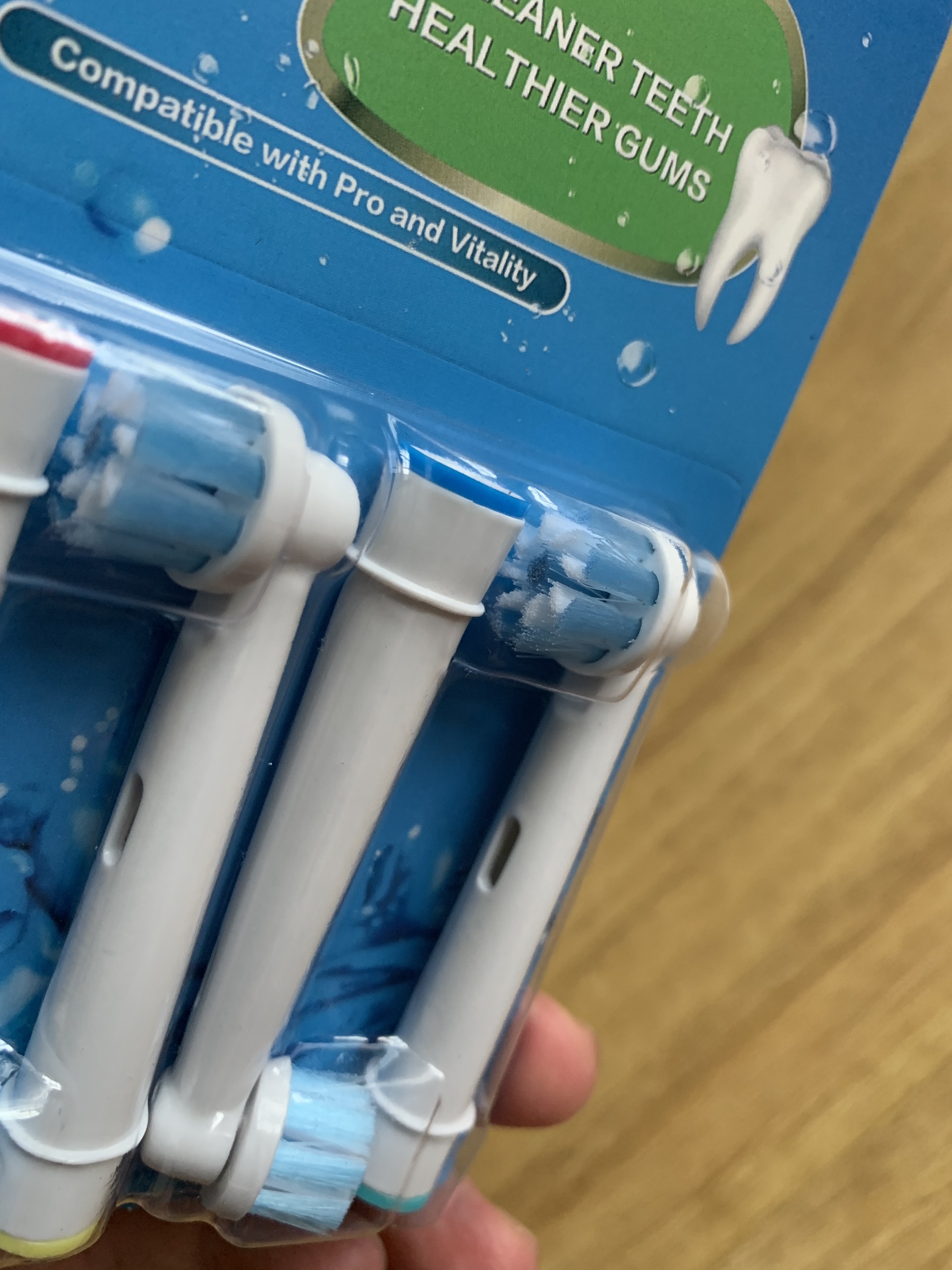 Cho máy Oral B Braun, Set bộ 4 Đầu Bàn Chải đánh răng điện thay thế Dan House New Gum Care, sợi cước siêu mềm, cho răng lợi nhạy cảm