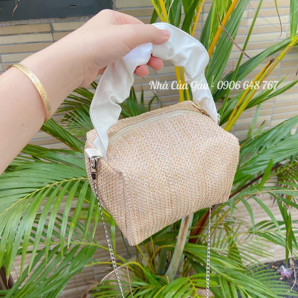 Túi xách cầm tay có dây đeo chéo viền nhún xinh lắm luôn nha
