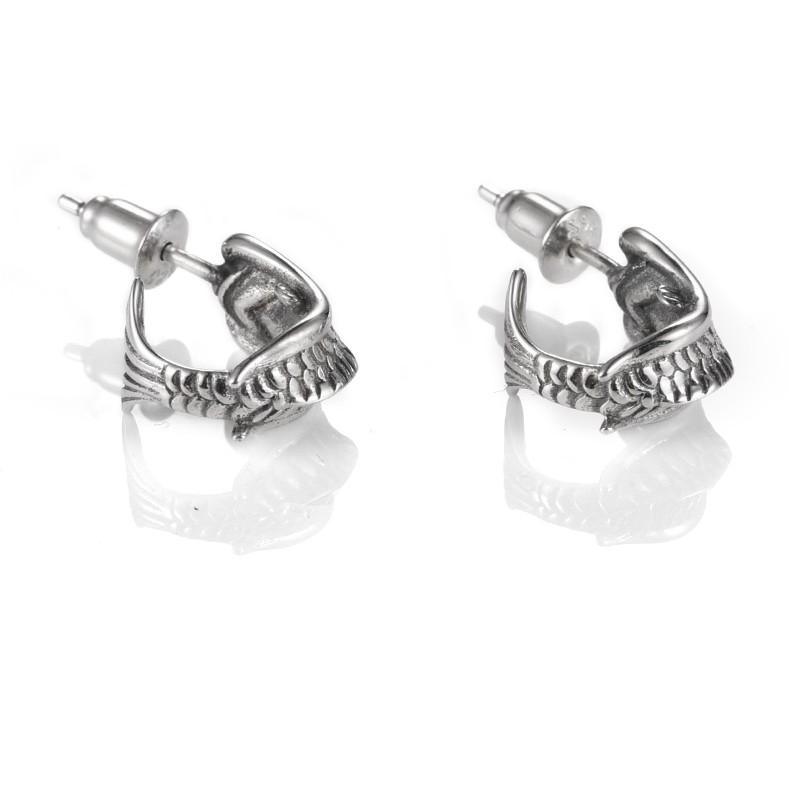 Khuyên tai được làm từ bạc thái 925
