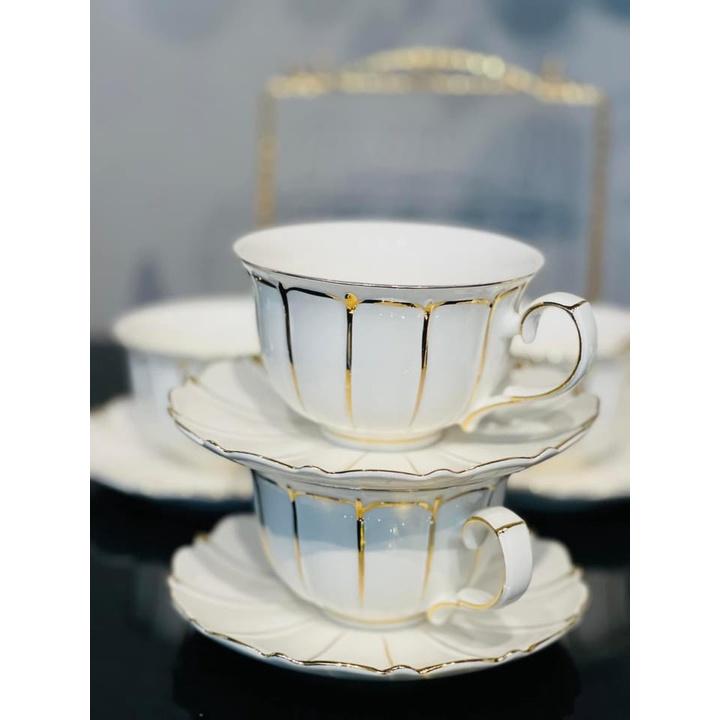 BỘ ẤM CHÉN KÈM 6 ĐĨA LOTA TÁCH VÀ GIÁ TREO ĐẾ ĐUN NẾN TRẮNG SỌC DƯA