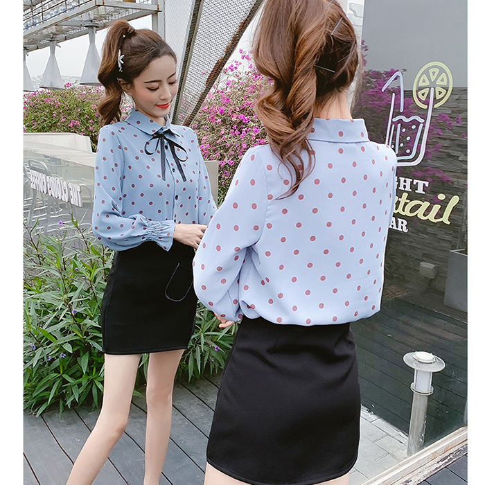 Áo sơ mi công sở chấm bi tay chumpet, thời trang xuân hè 2021