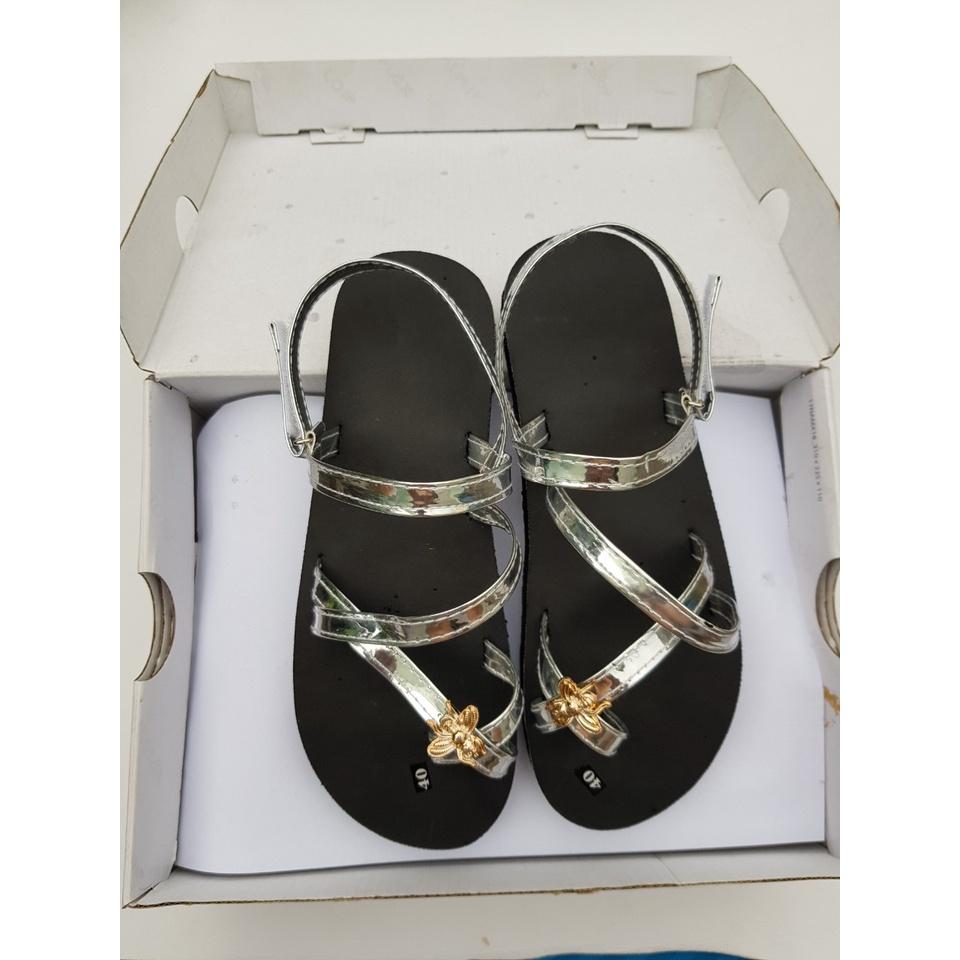 Dép sandals nữ đế đen quai bạc size từ 34 đến 42 nữ