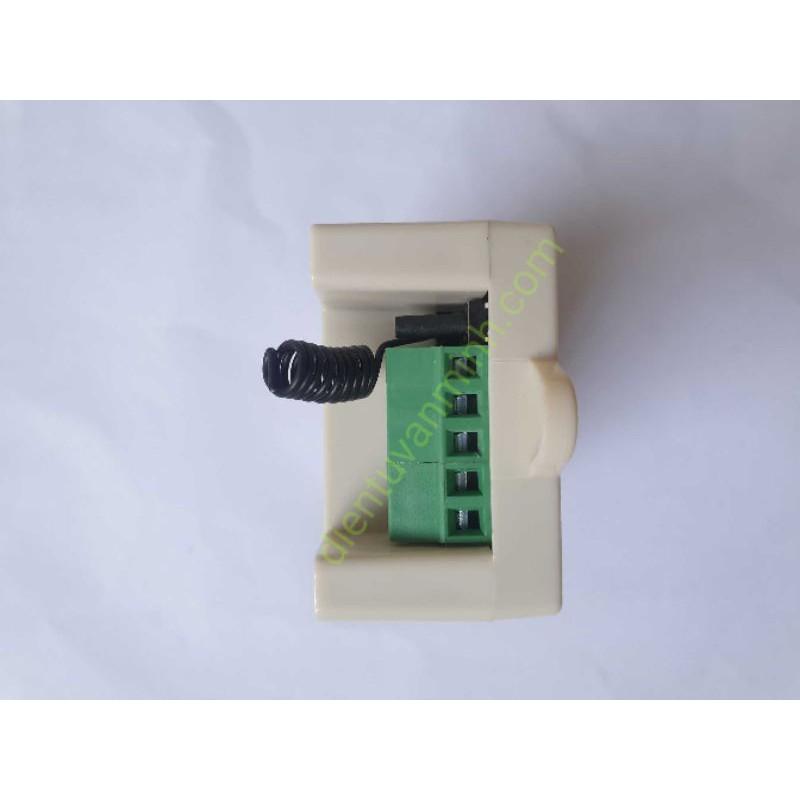 Công tắc điều khiển 04 thiết bi từ xa (1km) bằng remote RF